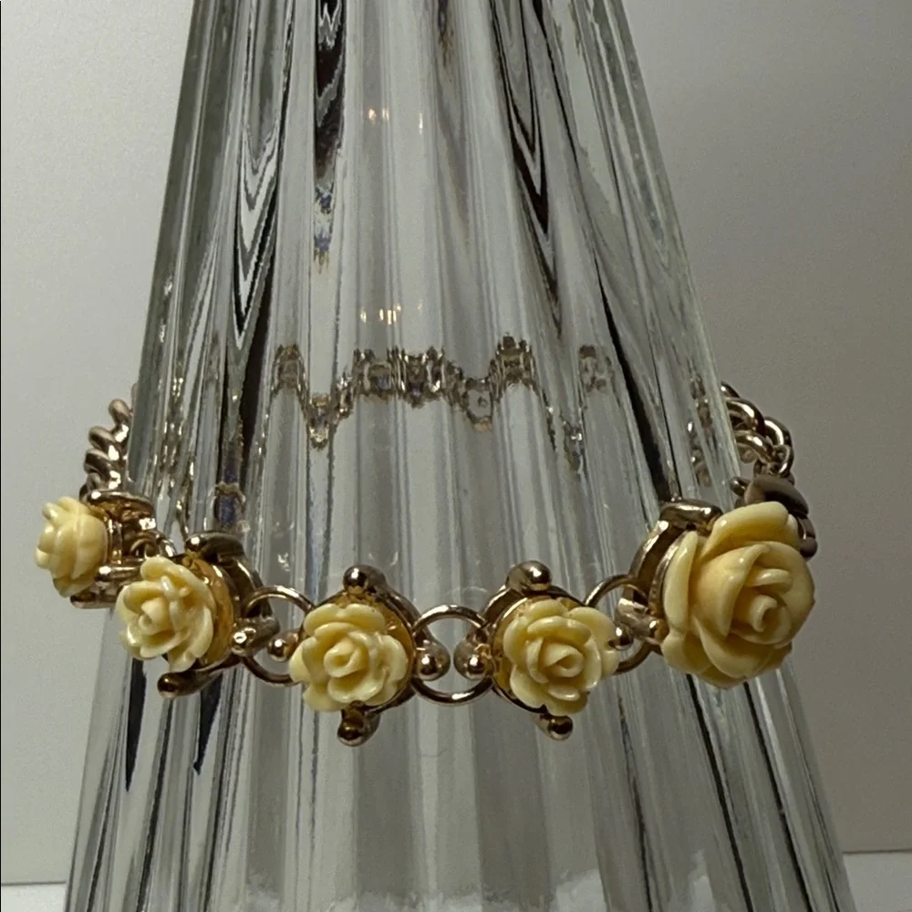 Vintage celluloid roses hard and soft chunky chain bracelet size 7